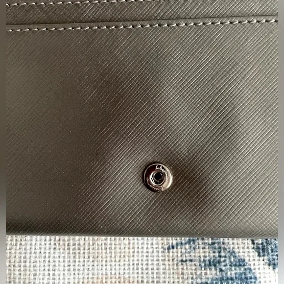 EUC, Salvatore Ferragamo, Gancini-Buckle, Gray/Silver Leather Long Wallet